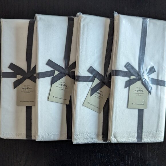 WEST ELM | NEW | Frayed Edge Napkin, White, Set of 16 - Picture 2 of 4